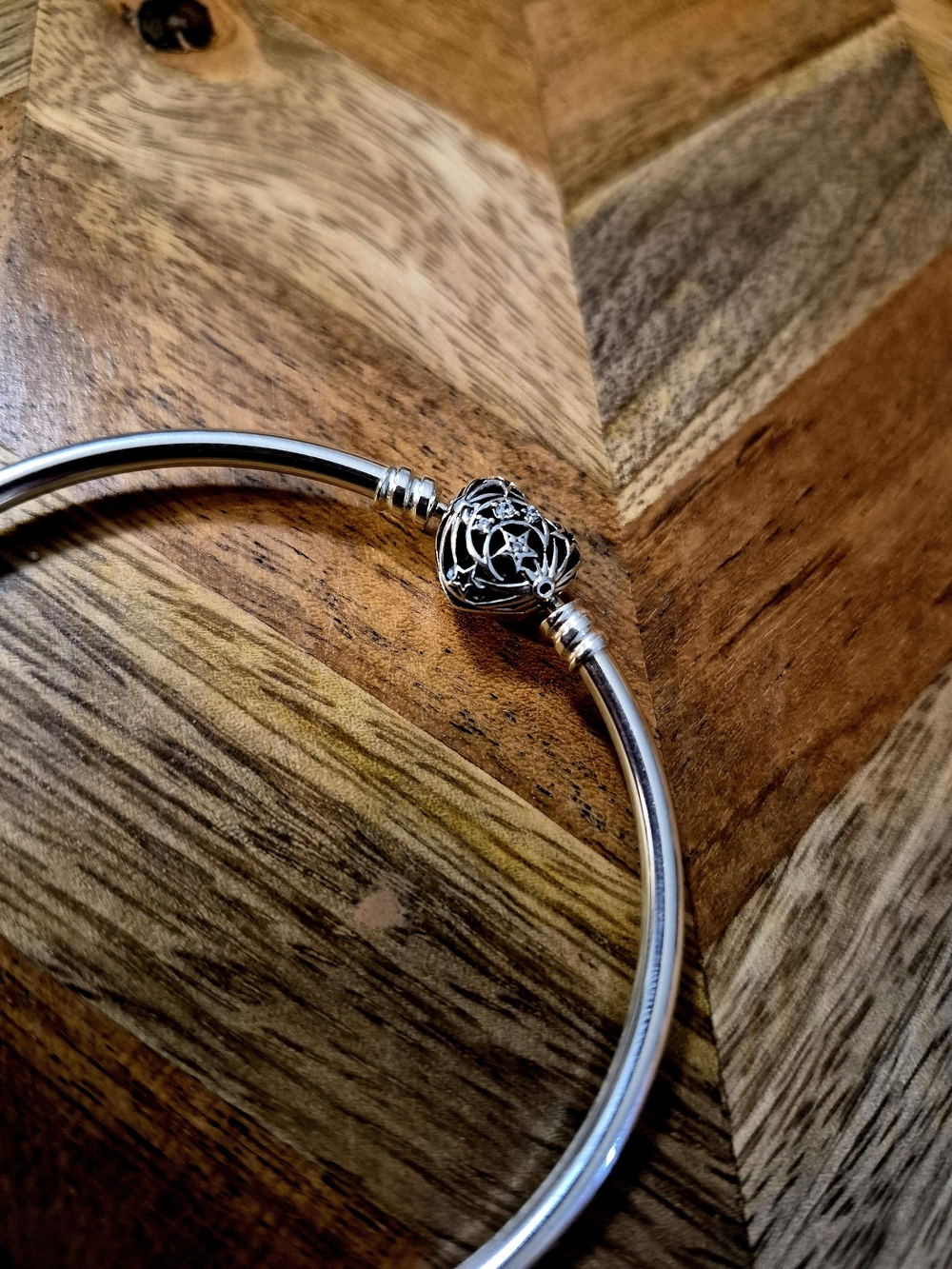 Pandora Celestial Heart Clasp Bangle - Silver